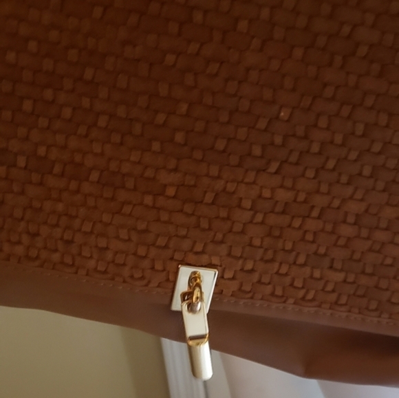 - Elizabeth & James Cynnie Leather Crossbody - Picture 2 of 9